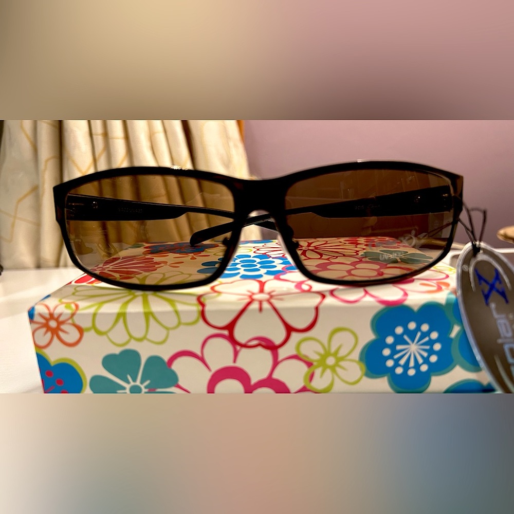 NWT Men’s wide frame sunglasses UVA UVB blocking
